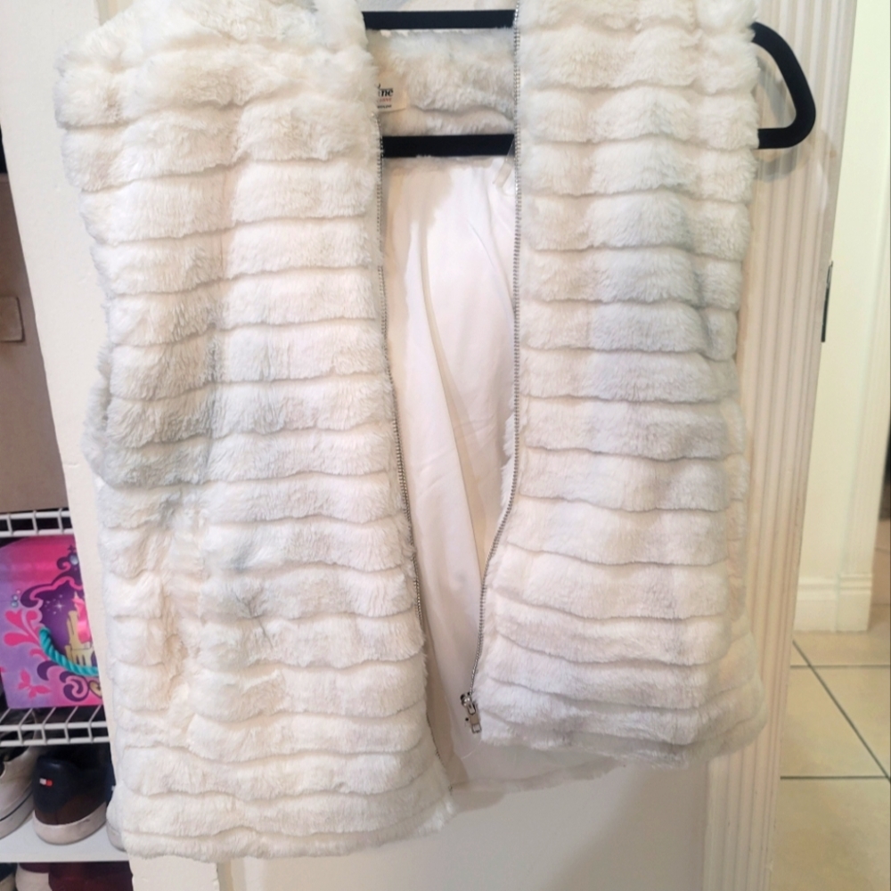 Women's White Wool Vest Faux Fur Vest Stand Collar Faux Fur Coat Vest Jacket